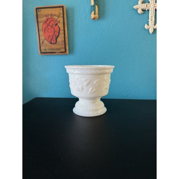 Vintage Milk Glass Pedestal Bowl Floral Embossed White Compote Candy Dish Decor - Picture 3 of 8
